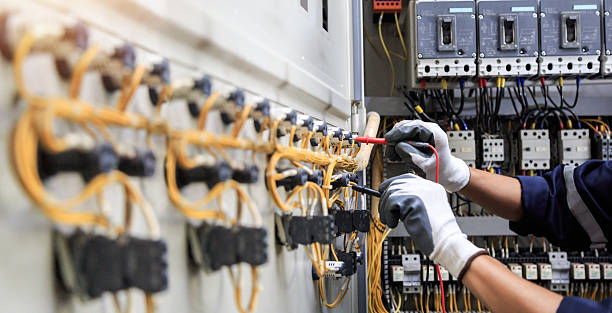 Professional Electrician technician working in Vineyard, CA